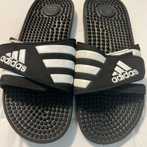 Adidas men’s black and White Slide Sandals size 10